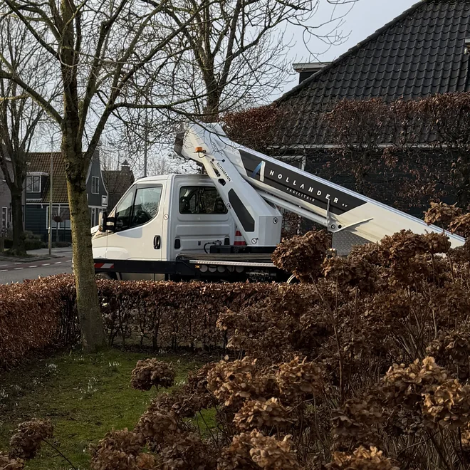 Hoogwerker van Hollander op locatie
