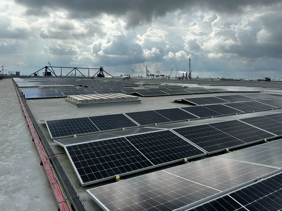 Zakelijke zonnepanelen reiniging