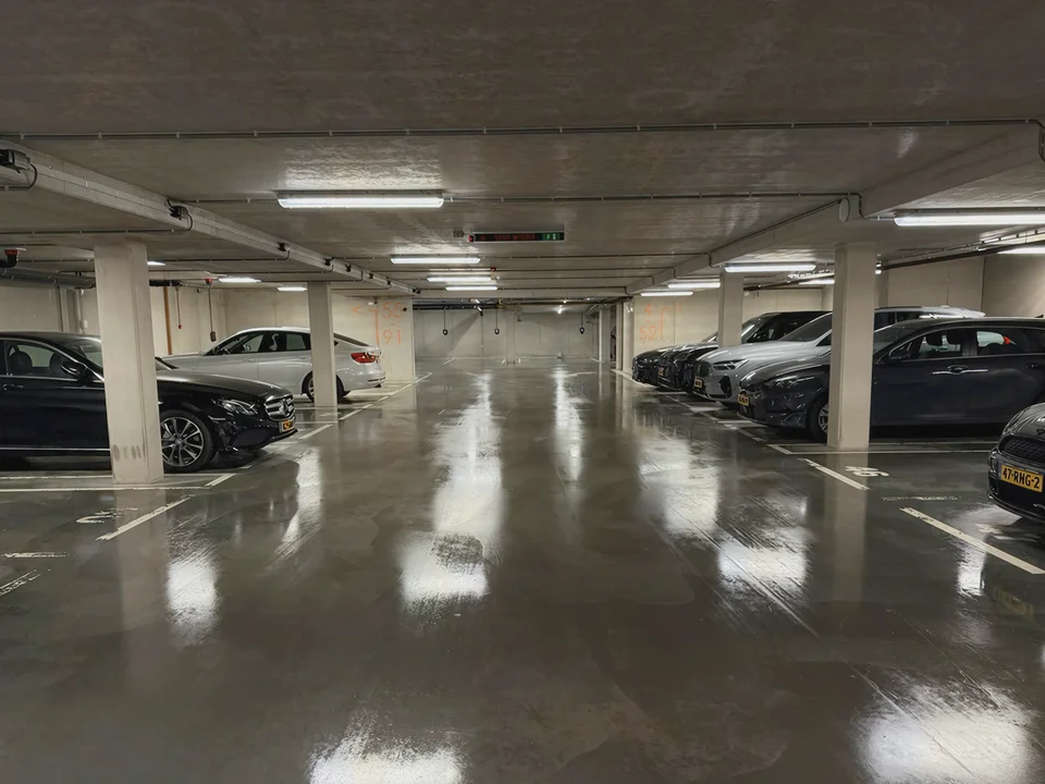 Parkeergarage reiniging